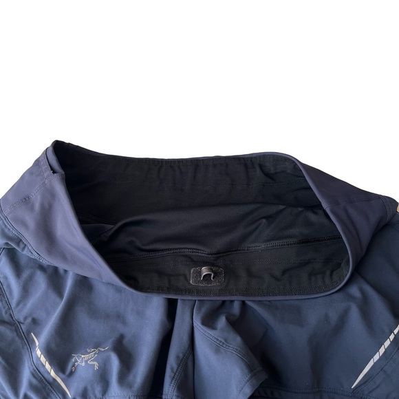 Arc’teryx Lyra Short - Women's Navy Blue Lined Athletic Shorts 32” Waist - Picture 6 of 12